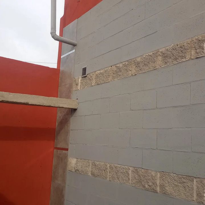 Frente y canteros terminados en templo de la ciudad de Mar Del Plata ..
DIOS ES FIEL...._0_3